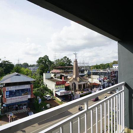 Quilon Residency Kundara Hotel Perumanseri Kültér fotó