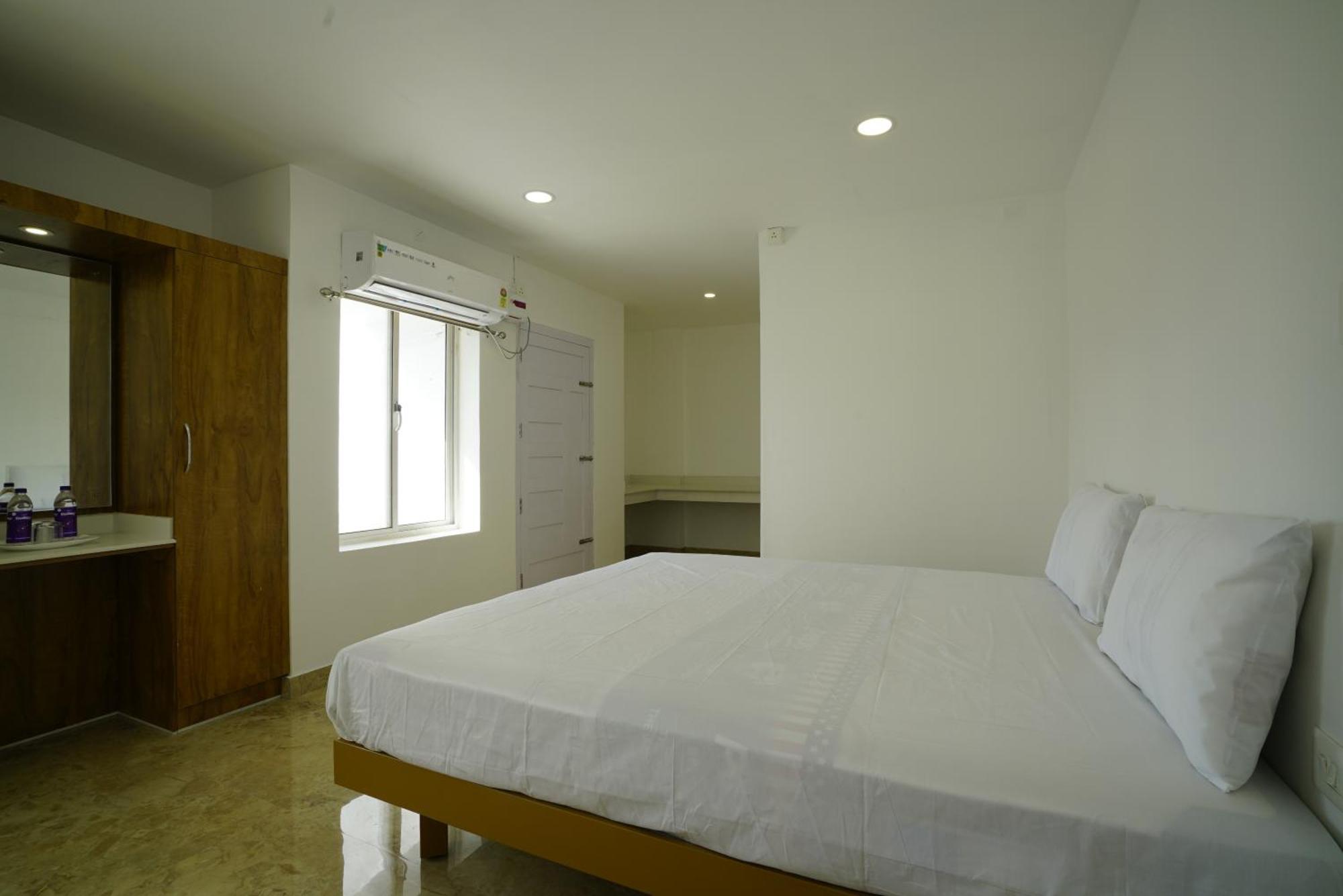 Quilon Residency Kundara Hotel Perumanseri Kültér fotó